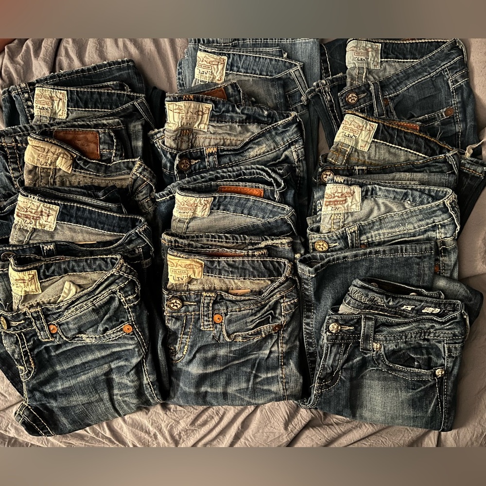 (12) Lot of Size 27 Junior Jeans from The Buckle (11) Big Star (1) Miss Me